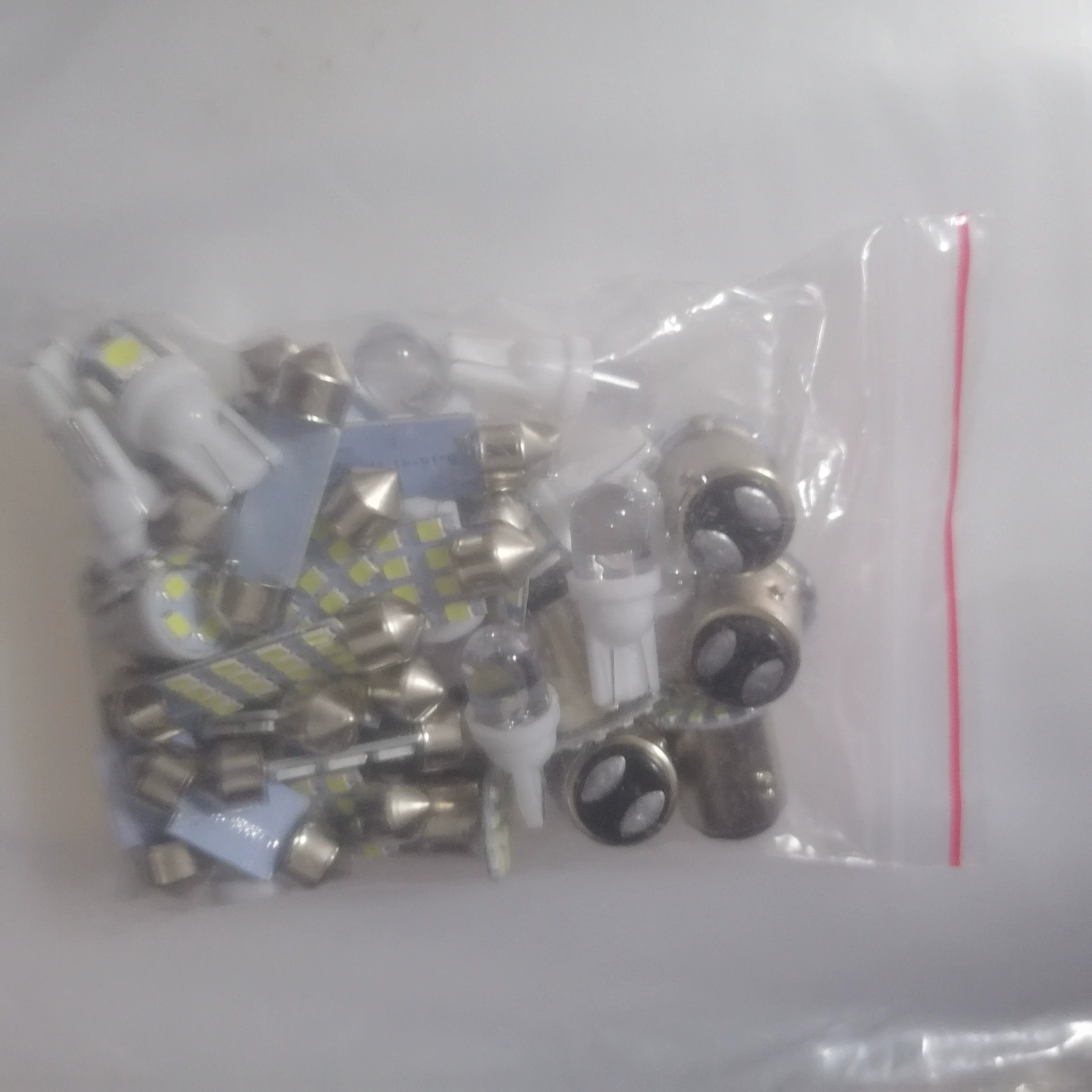 Автомобильный светодиодный комбинированный набор 42PCS T10 широкоформатный двухконечный свет для чтения номерной светильник для внутреннего освещения