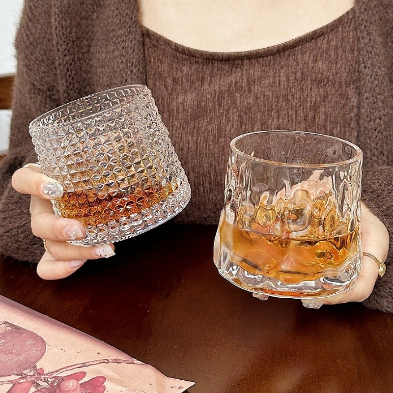 Retro Instagram flat-bottomed trapezoidal glass cup, creative high-end whiskey glass, coffee cup, cold brew cup, water cup