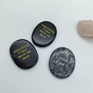 天然水晶石薄片刻字解忧掌心石力量拇指石把玩DIY工艺品水晶定制