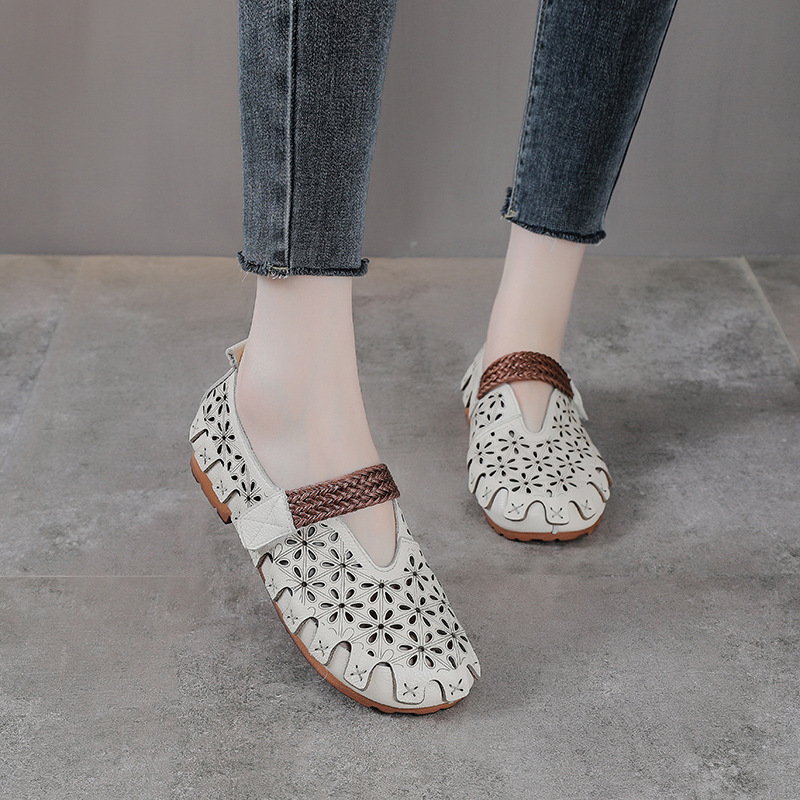 Sandal nữ da bò thật đế bệt phong cách retro họa tiết rỗ — màu trắng