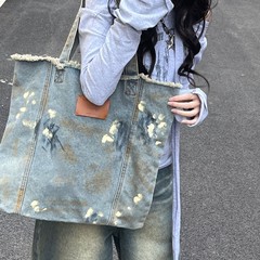 レトロにして古いデニムのカバンを作ります。
