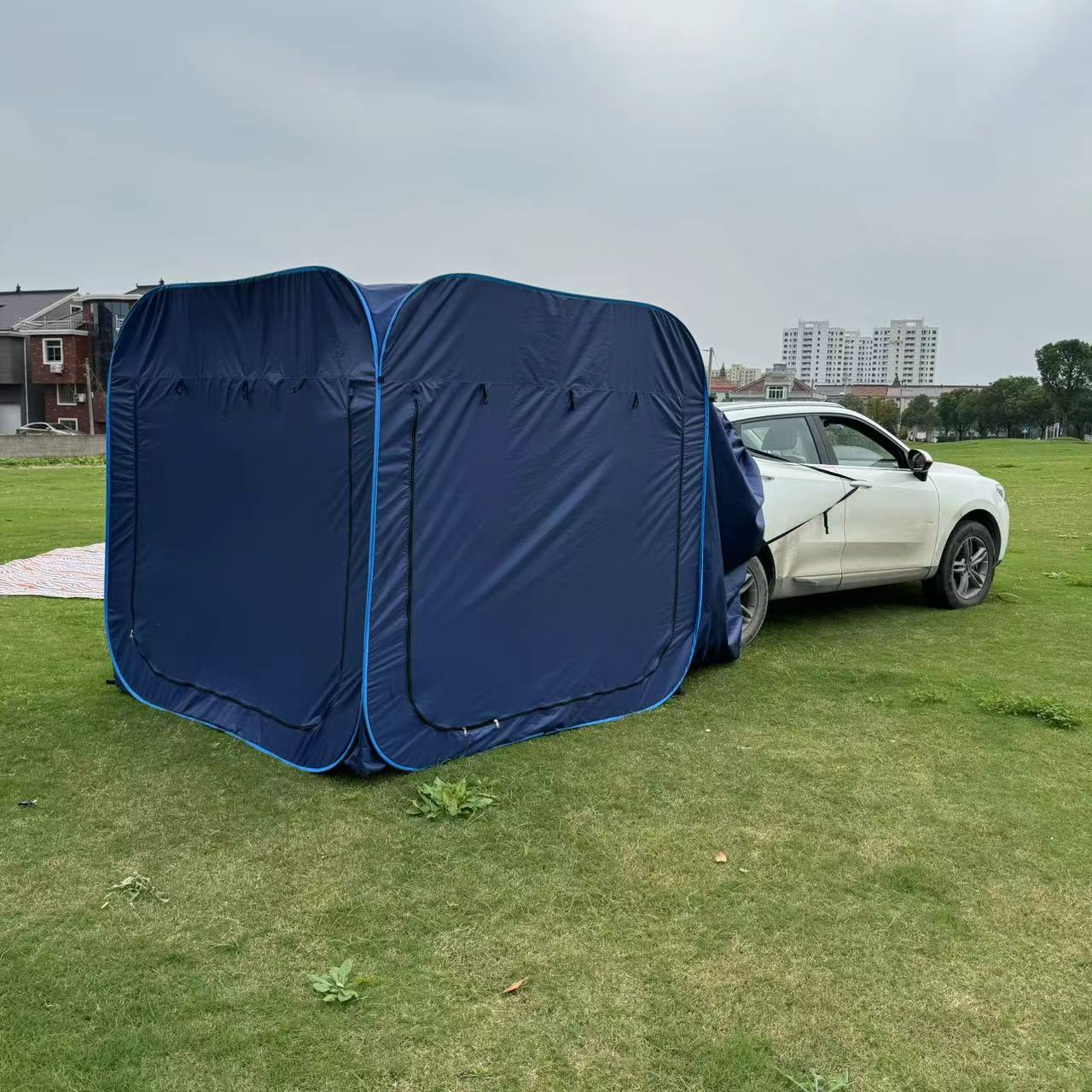 Outdoor car-mounted tent, SUV rear camping tent, double-layer rainproof and sunproof, portable, quick-open Oxford cloth sunshade