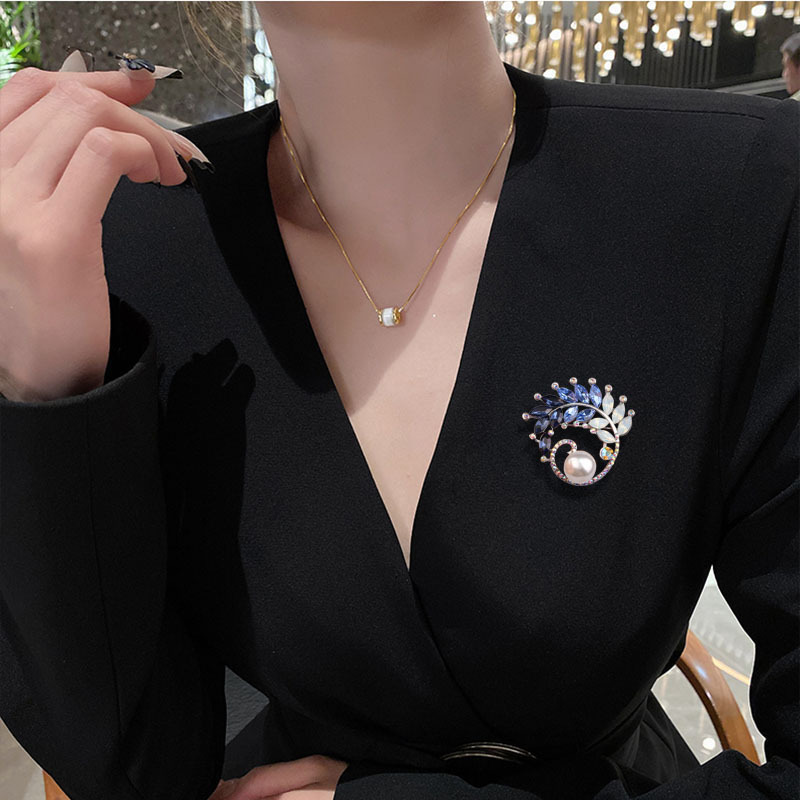 Accessories Blue Sense Suit High-grade Bauhinia Pearl Anti-light Corsage Brooch Cross-border Women's Elegant Pin Personality