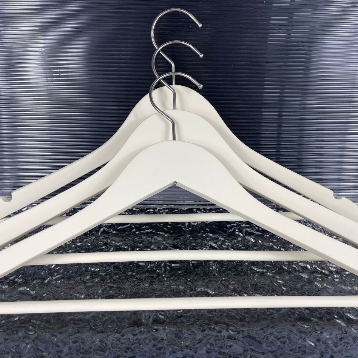 유니버설 밀크 화이트 피부 친화적 인 옷 걸이