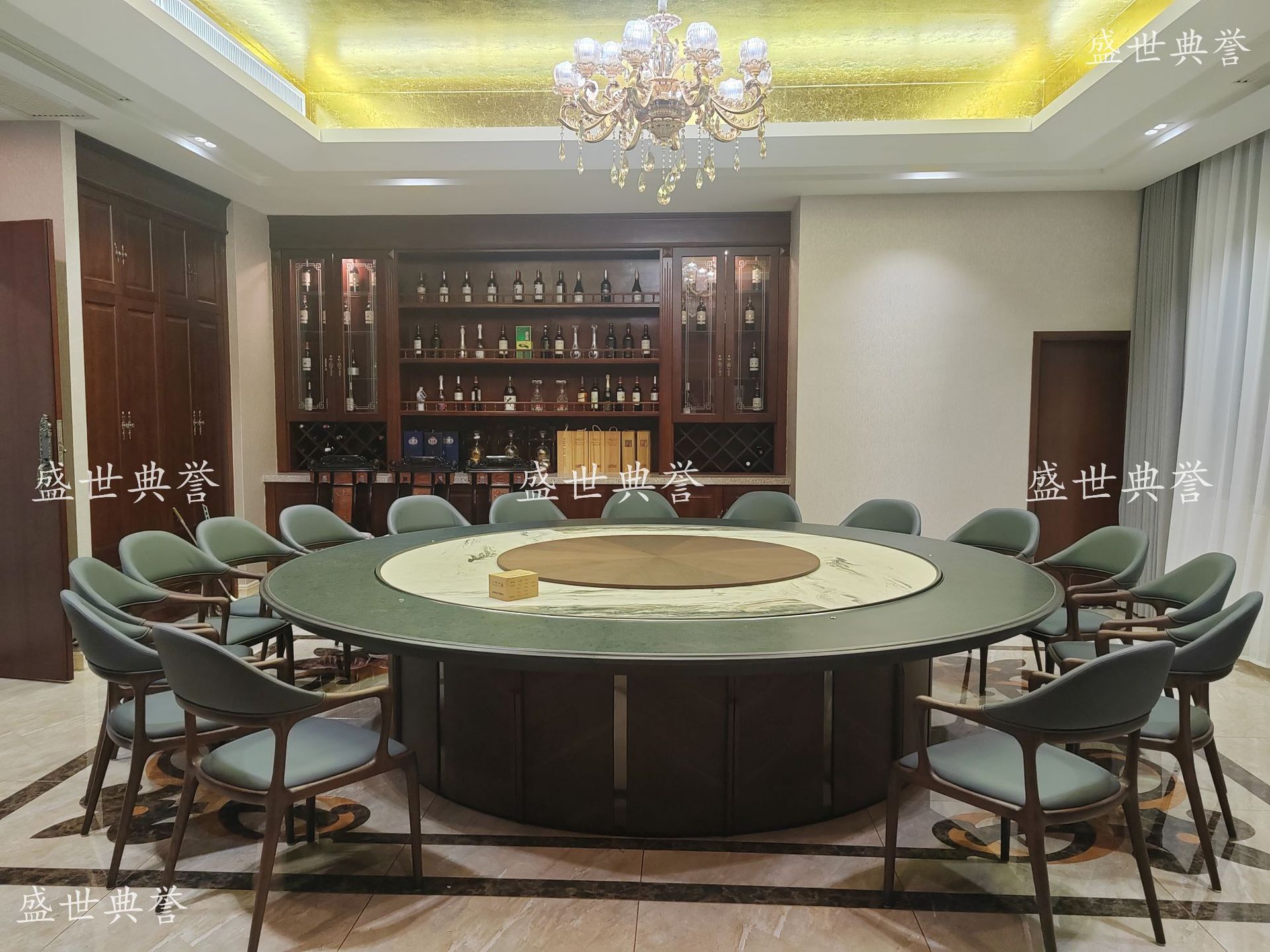 Taizhou hotel and catering furniture manufacturer direct sales: New electric dining tables for seafood restaurants, high-end solid wood round tables for clubs pic 7