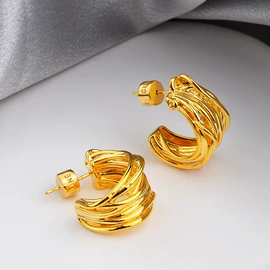 耳钉;耳扣;耳环