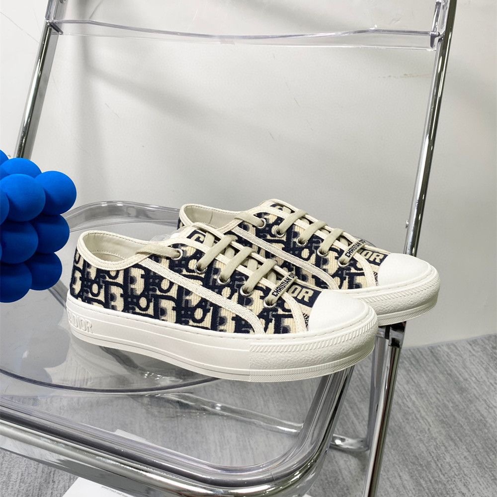 Hong Kong retro primavera y verano nuevo D casa gruesa zapatos de lona bordados 2025 letras correa de zapatos de plantilla universal para mujeres