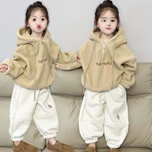 Ůͯ�ӽq���b�¿���⃺ͯ�ﶬ�b�Ӻ�ëë�l�����_ѝŮ�����ɼ���