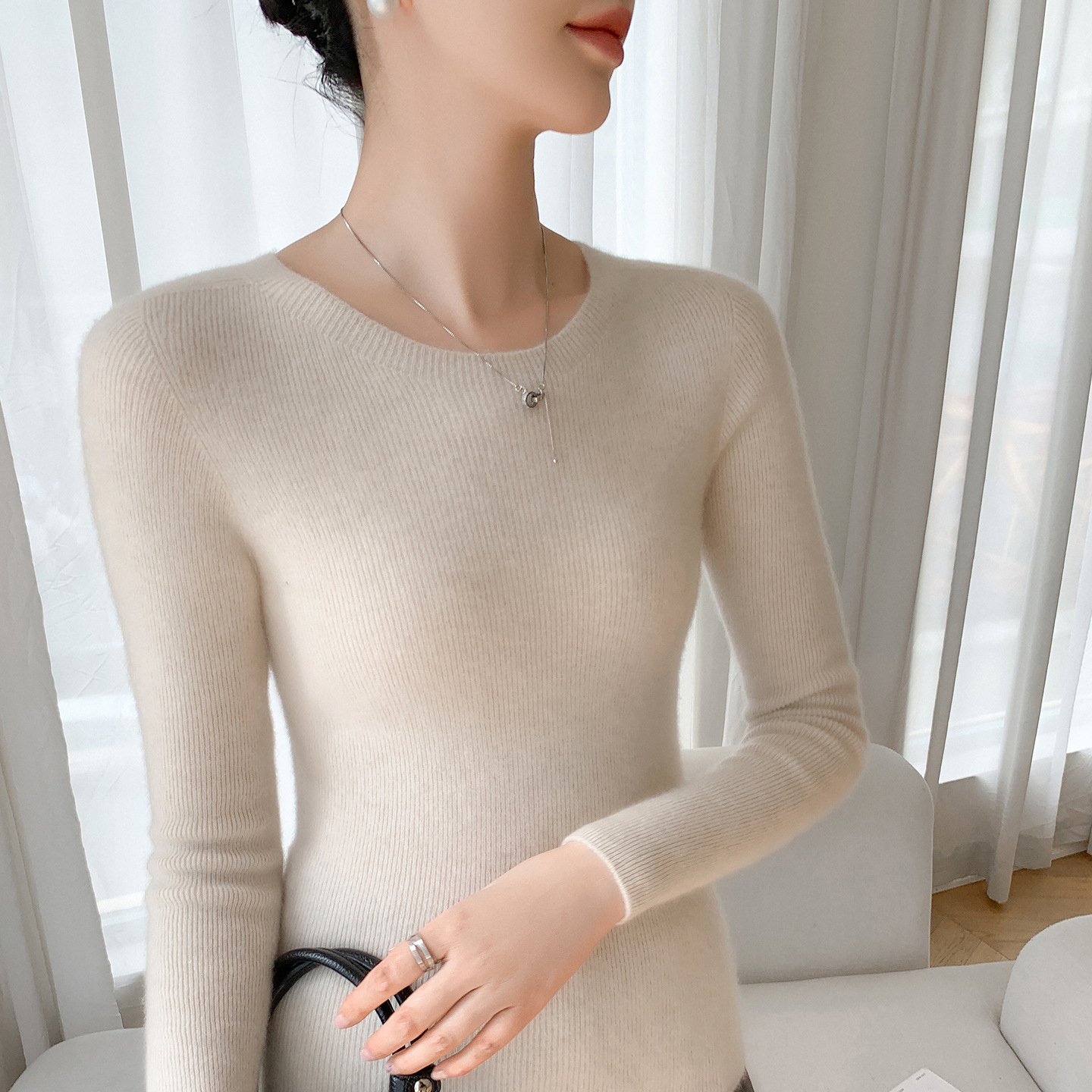 One-Line Ready-To-Wear Seamless 100% Pure Cashmere Sweater for Women with Round Neck and Strips, Slimming Look and Soft Waxy Knitted Bottoming Sweater
