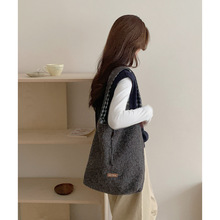 韩系ins风高级乌木灰毛绒包大容量单肩斜挎水桶包百搭通勤托特包