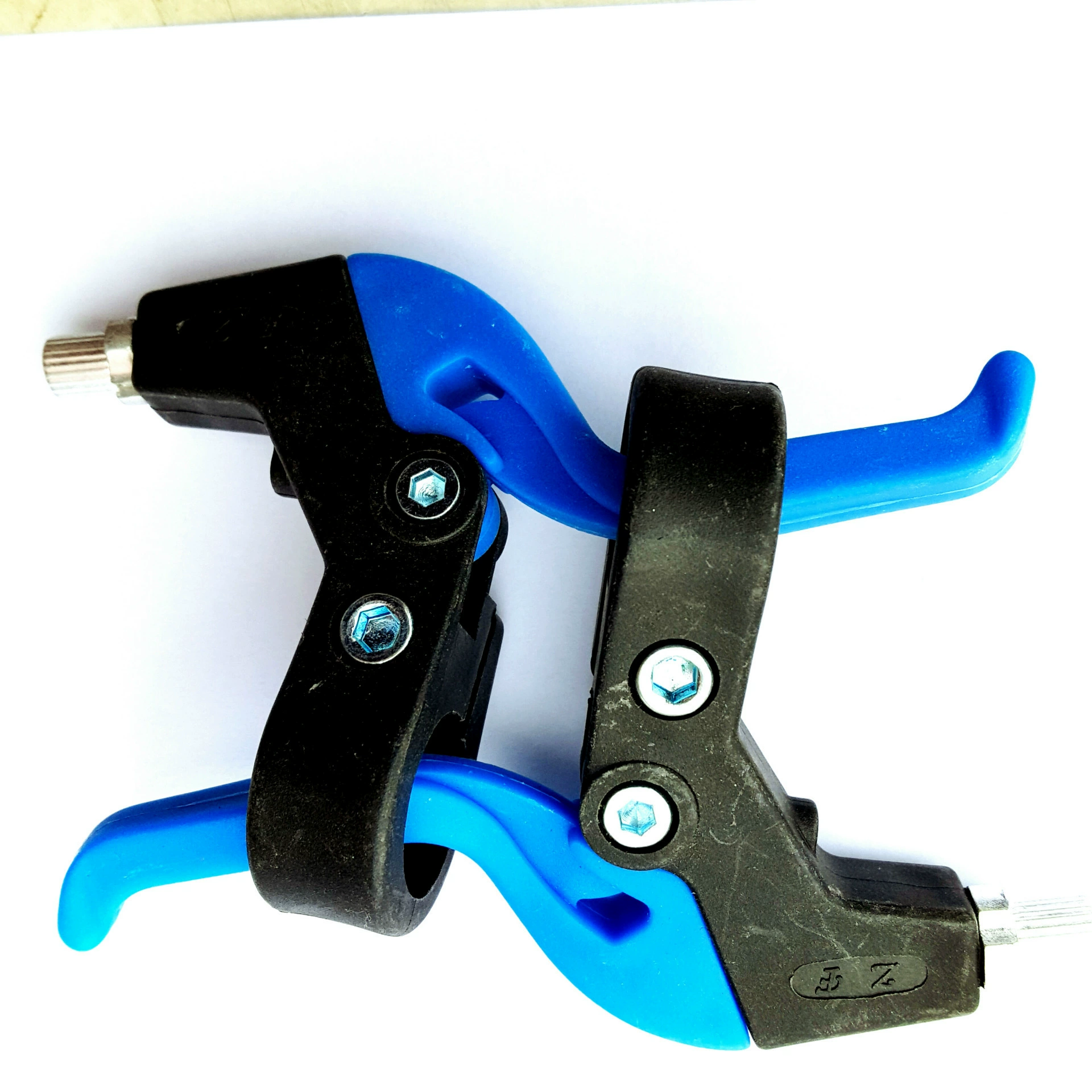 Педаль тормоза V-образной пробы V‑brake lever, универсальная посадка Ø22.2 мм, пластик + железо, красочная пара