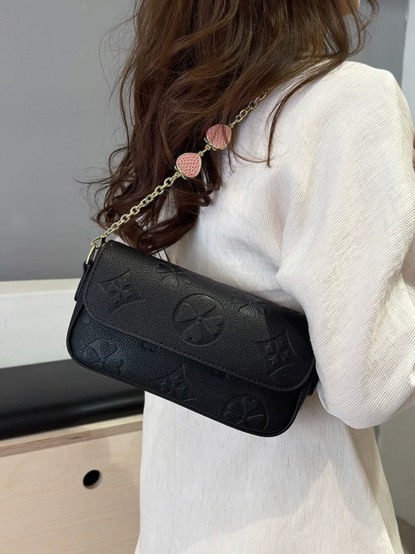 Стильная маленькая clutch сумка