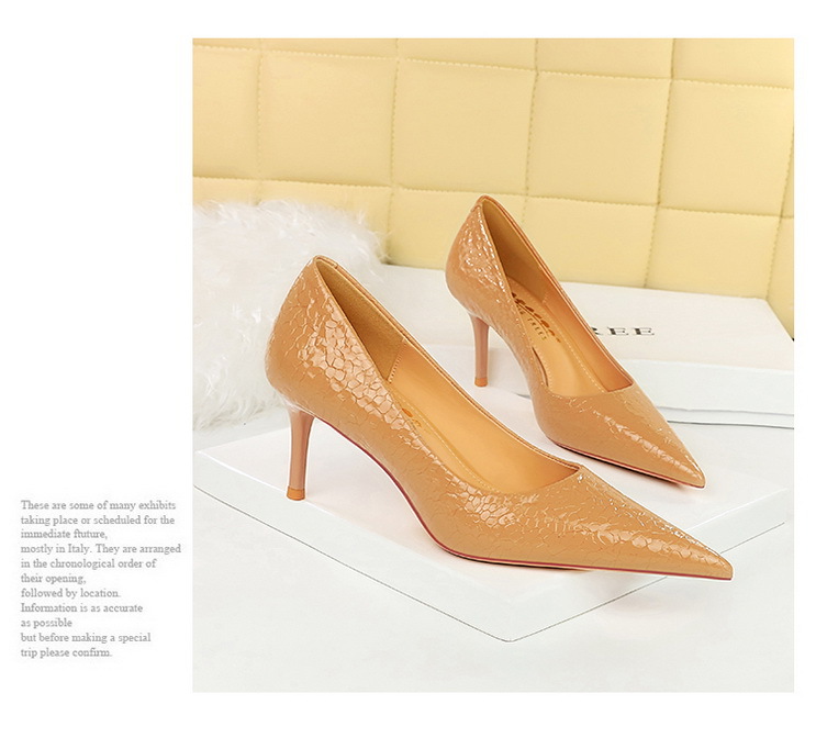 Stone patent leather women's high heels with pointed points_voghion.com