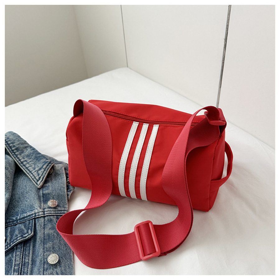 2025 primavera y verano estilo caliente moda casual niños dulces bolsa de gelatina mini bolso de mensajero de un solo hombro variedad al por mayor