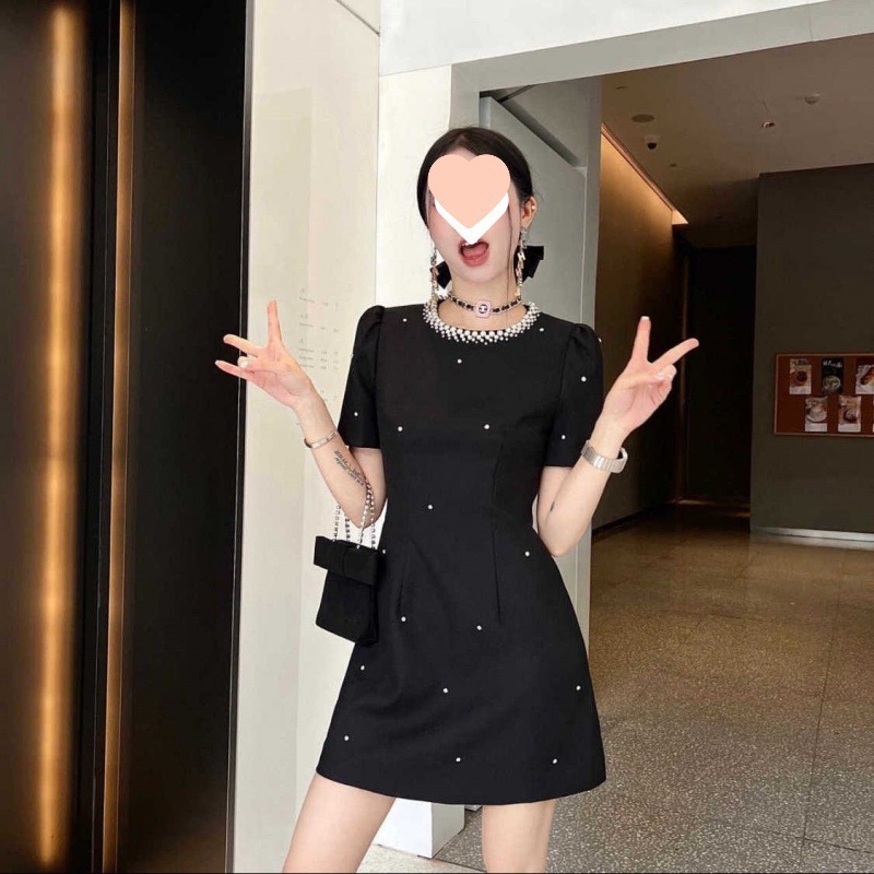 大码2025巨好看的裙子女富家千金高级感气质黑色收腰荷叶边连衣裙|undefined