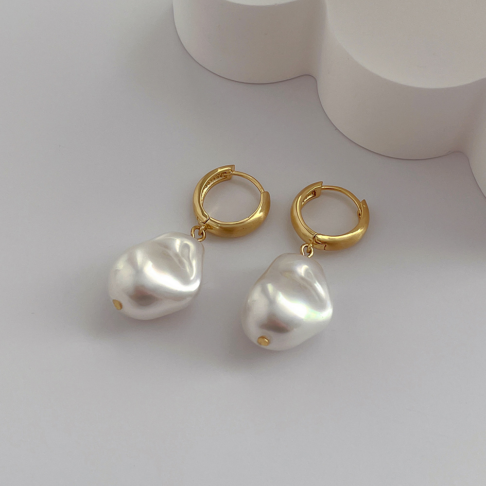 Fashion Moon Copper Pearl Drop Earrings 1 Pair