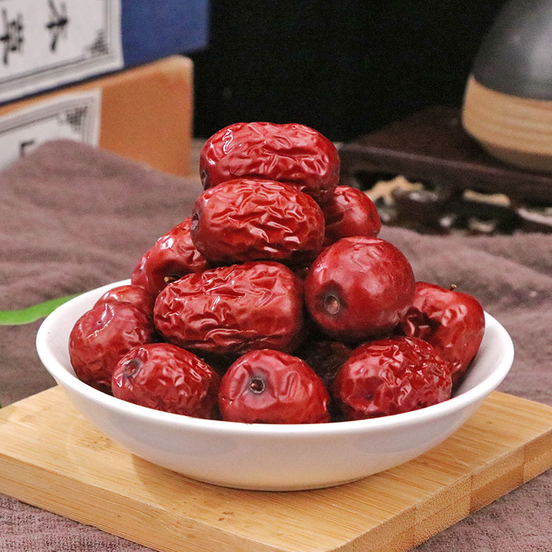Dried Jujube Dates Da Zao Large Xinjiang Whole Fruit 500g for Tea Soup and Snacking specifications