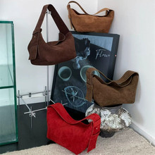 小众设计真皮牛翻绒饭盒包2025秋冬新款休闲百搭宽肩带斜挎手提包