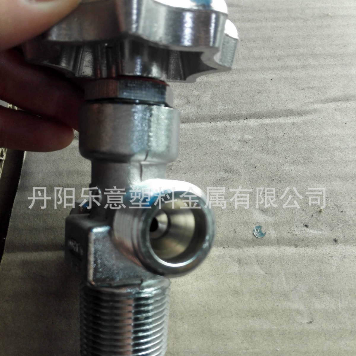 Поставка рухомого диоксида азота аргона CGA660, CGA870 CGA910, 940, 320 клапанов.