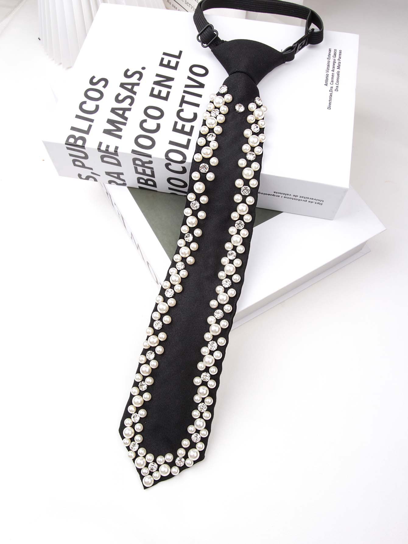 クロスボーダーの軽い豪華な黒いドリルのネクタイは怠け者のネクタイを調節できます。