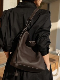 Capacious leather one-shoulder bag, cowhide, high-quality style, genuine leather