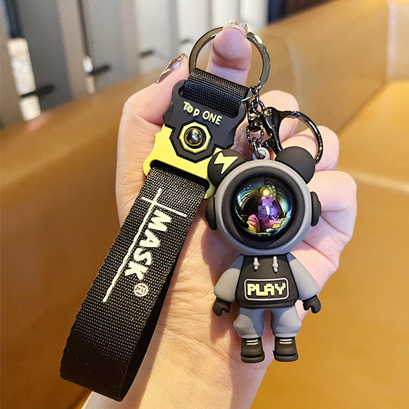 Keychain exquisito oso personalidad muñeca caricatura hombre y mujer llave de coche colgante bolsos colgante muñeca llavero