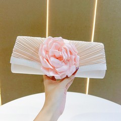 国境を越えた新商品スポット百タックドレスバッグディナーバッグ花小香風高級感斜め掛け宴会バッグ
