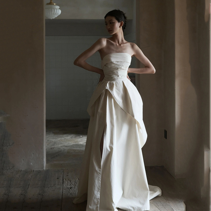 Tube Top Satin Light Wedding Dress 2026 New Style High-End French Simple Retro Dress White Engagement Dress Tube Top Satin Light Wedding Dress 2026 New Style High-End French Simple Retro Dress White Engagement Dress