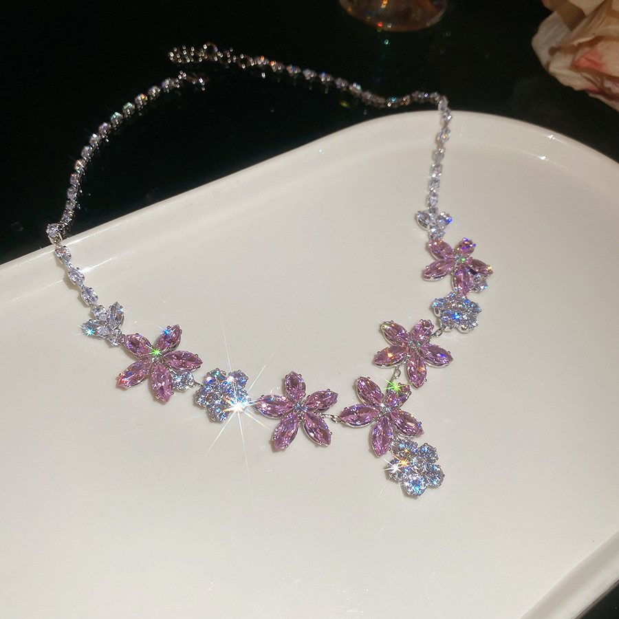 Flor de circón hoja gota de agua colgante collar conjunto de pendientes de lujo ligero industria pesada cadena de clavícula moda joyería de alta gama