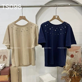 连衣裙;时尚休闲套装;耳钉