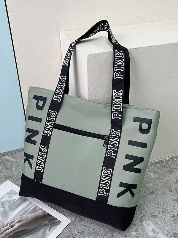 Fashionable capacious one-shoulder bag for traveling
