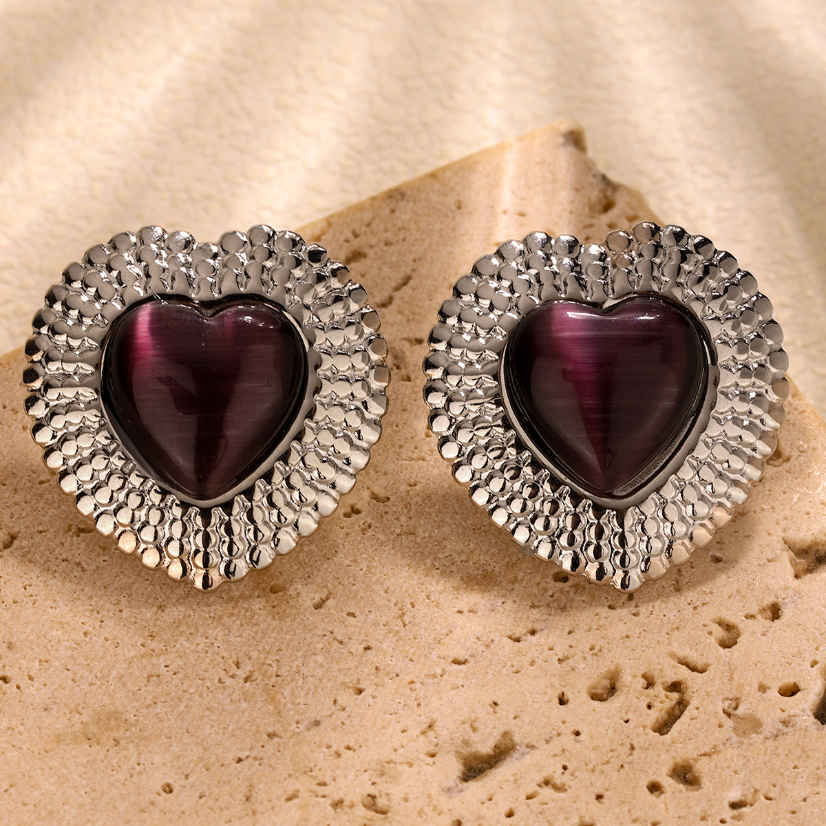 12g Weight 304 Stainless Steel Ear Needle Material Ear Studs Classification 1 Pair Quantity Casual, Shopping Occasion 304 Stainless Steel Material Heart Shape Pattern All Seasons Season Women's Gender Plating Design Vintage Style, French Style Style 1 Pair Vintage Style French Style Heart Shape Plating 304 Stainless Steel Ear Studs 1