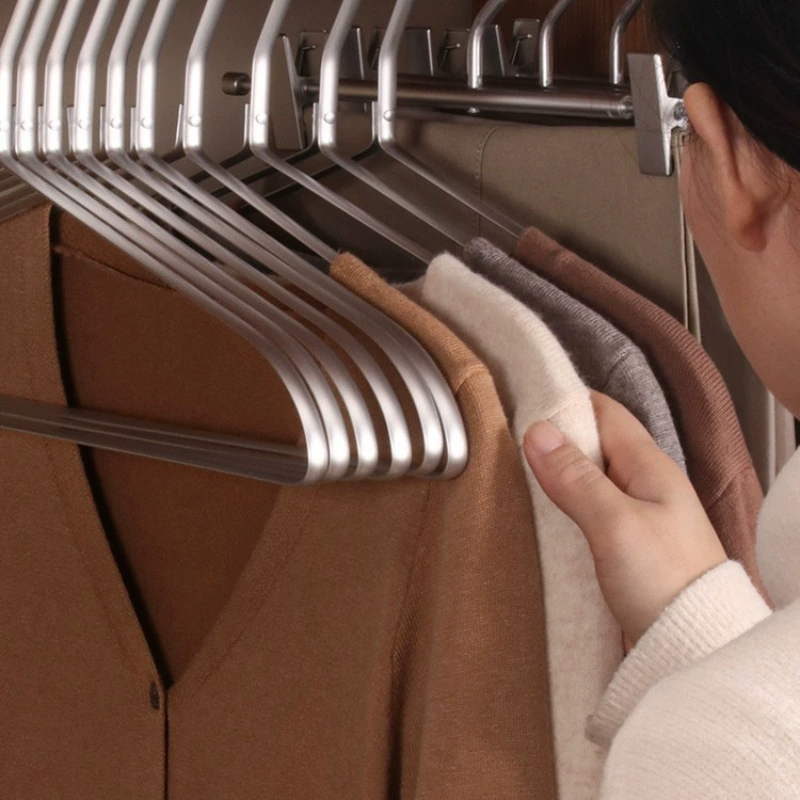 Бытовая вешалка для одежды в скандинавском стиле из матового алюминиевого сплава, бесшовная сушилка для одежды для взрослых, противоскользящая вешалка для одежды из нержавеющей стали