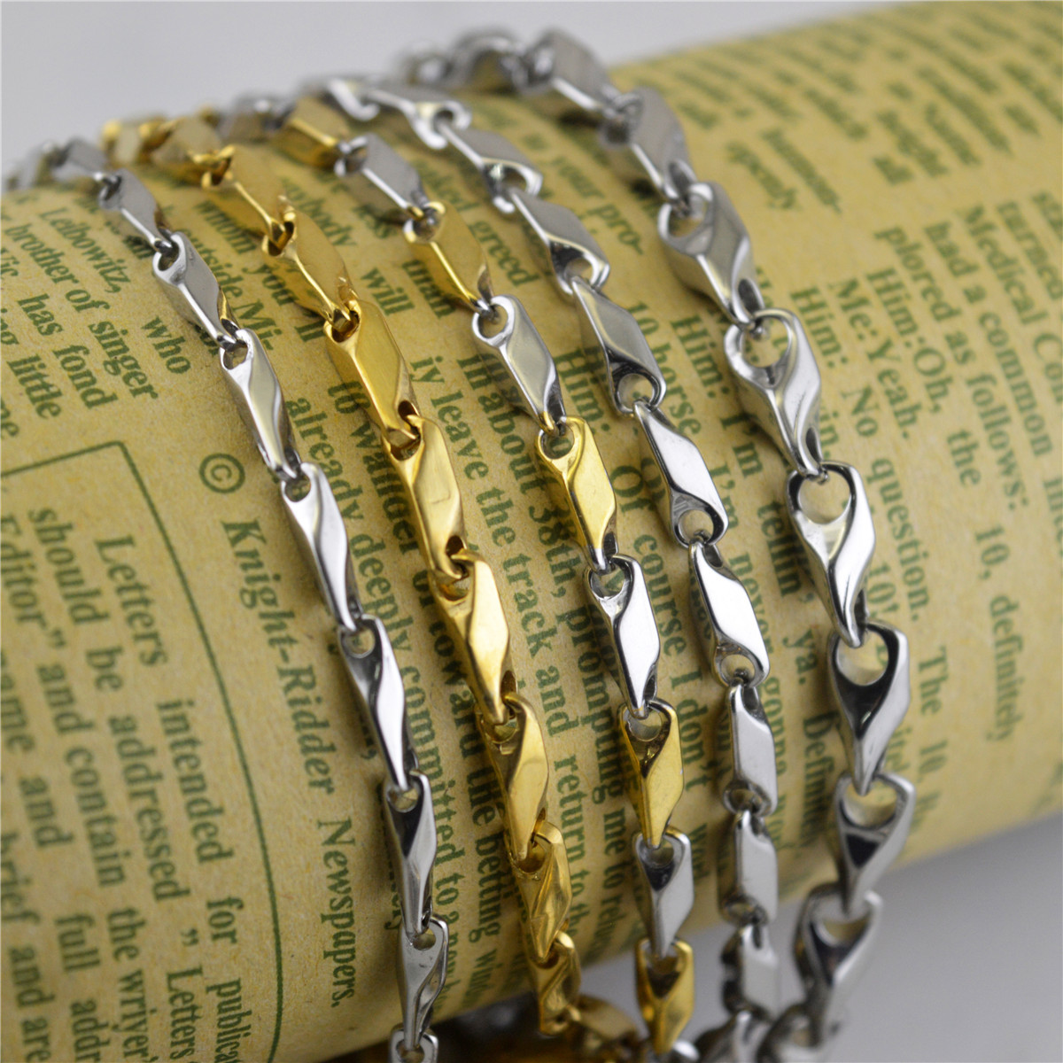 Titanium Steel Rhombus Pendant Necklace For Men And Women, Unisex_voghion.com
