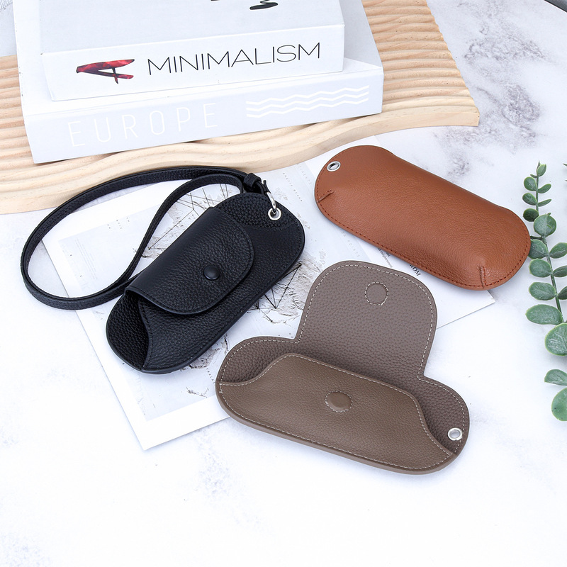 First-Layer Cowhide Leather Neck-Hanging Glasses Case Sunglasses Storage Bag 2026 New Model Genuine Leather Lightweight Sunglasses Protective Cover for Women First-Layer Cowhide Leather Neck-Hanging Glasses Case Sunglasses Storage Bag 2026 New Model Genuine Leather Lightweight Sunglasses Protective Cover for Women