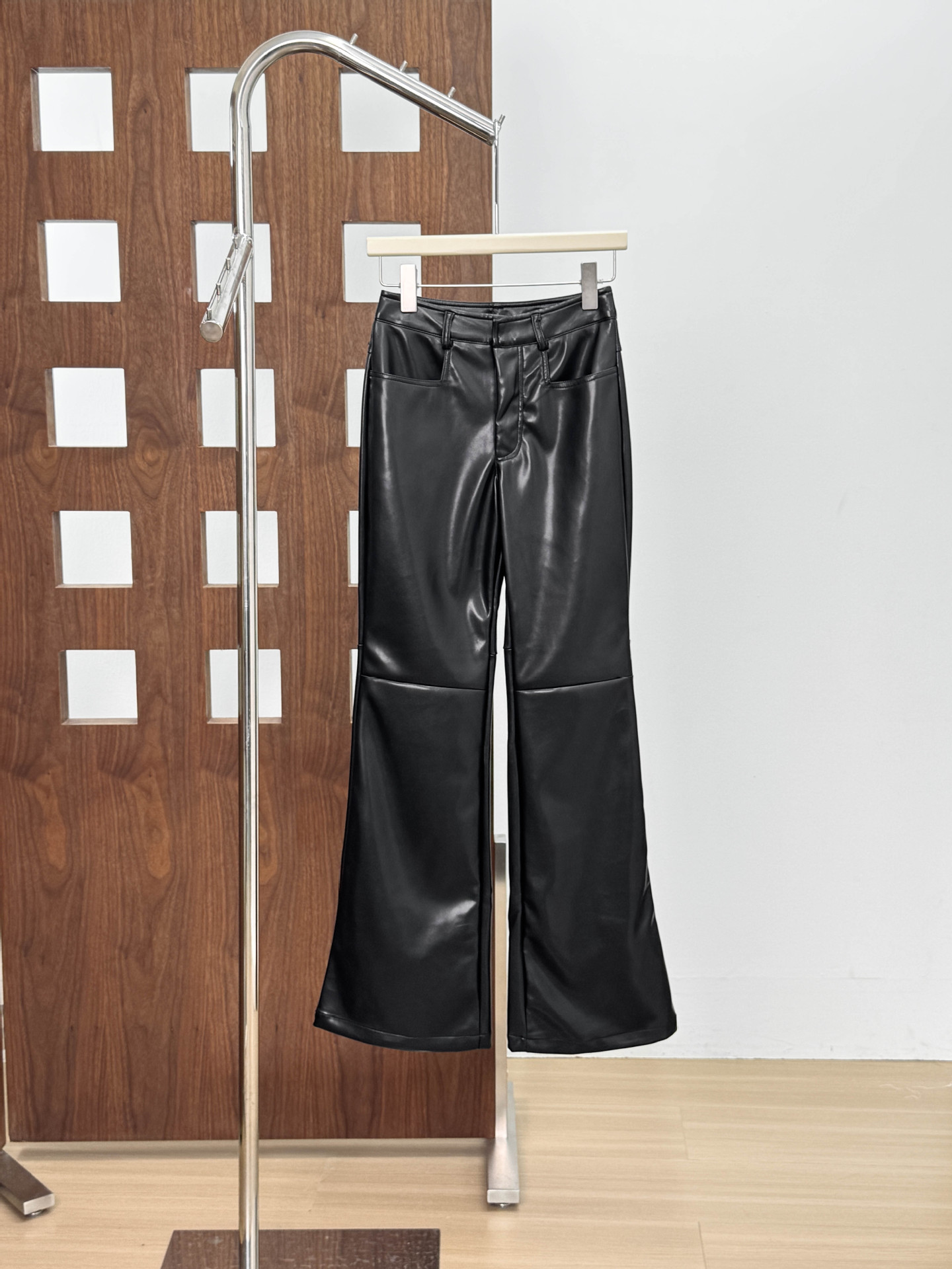 2025aw nicho de diseño "auto-reservación! Juhao usa "pantalones de cuero super delgados y versátiles de micro cuerno negro" image 7