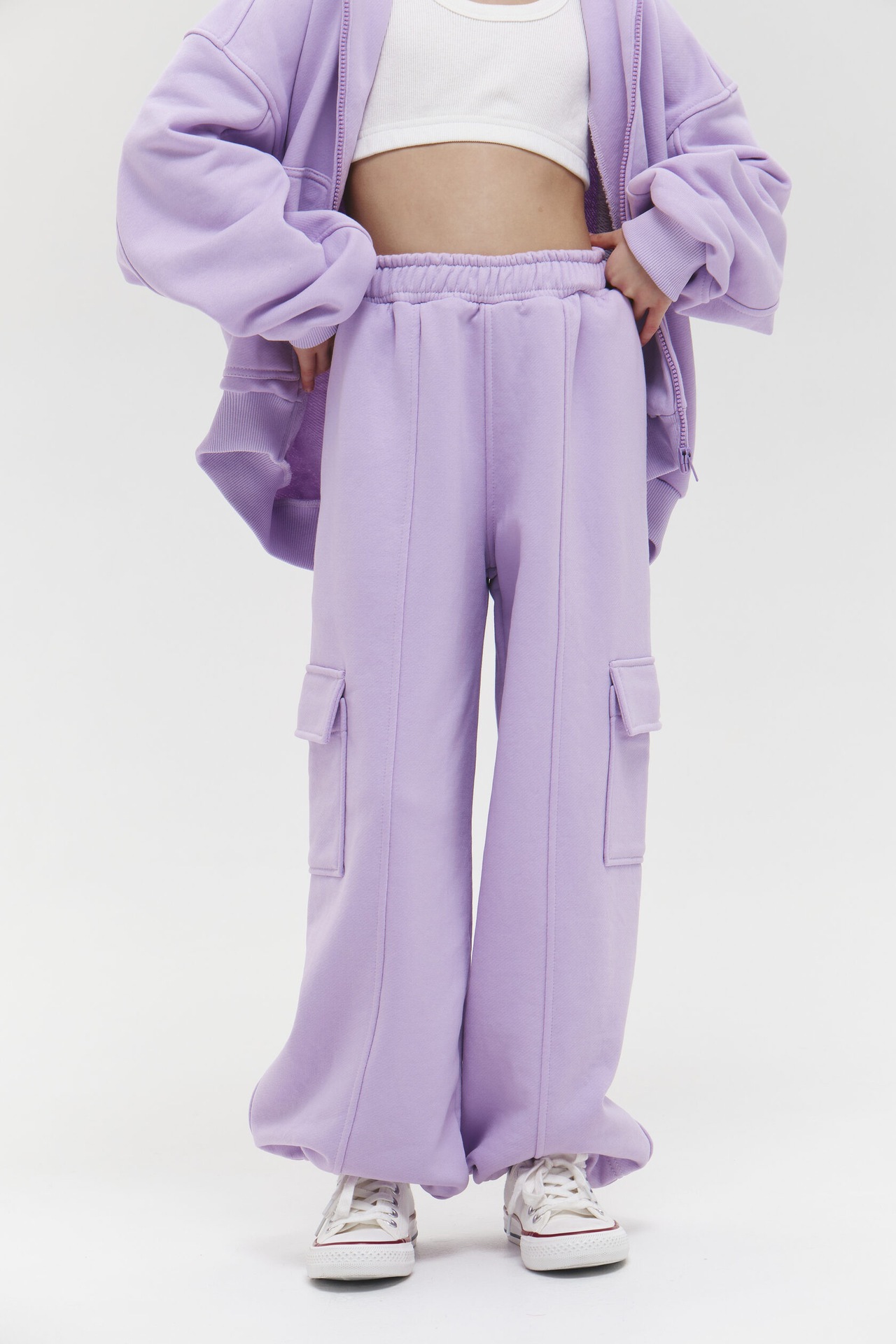 Barnjacka med huva och dragkedja i enfärgad casual stil_voghion.com