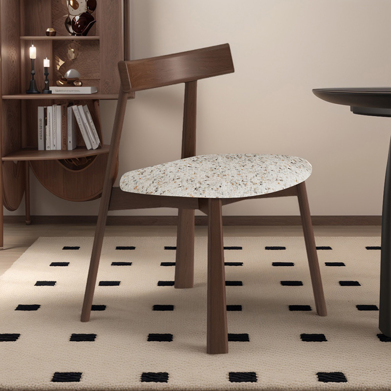 Silla de comedor de madera maciza nórdica, tela de lino y algodón para el hogar, estilo retro, silla trasera de cuero de microfibra, mesa y silla de comedor de hotel, taburete