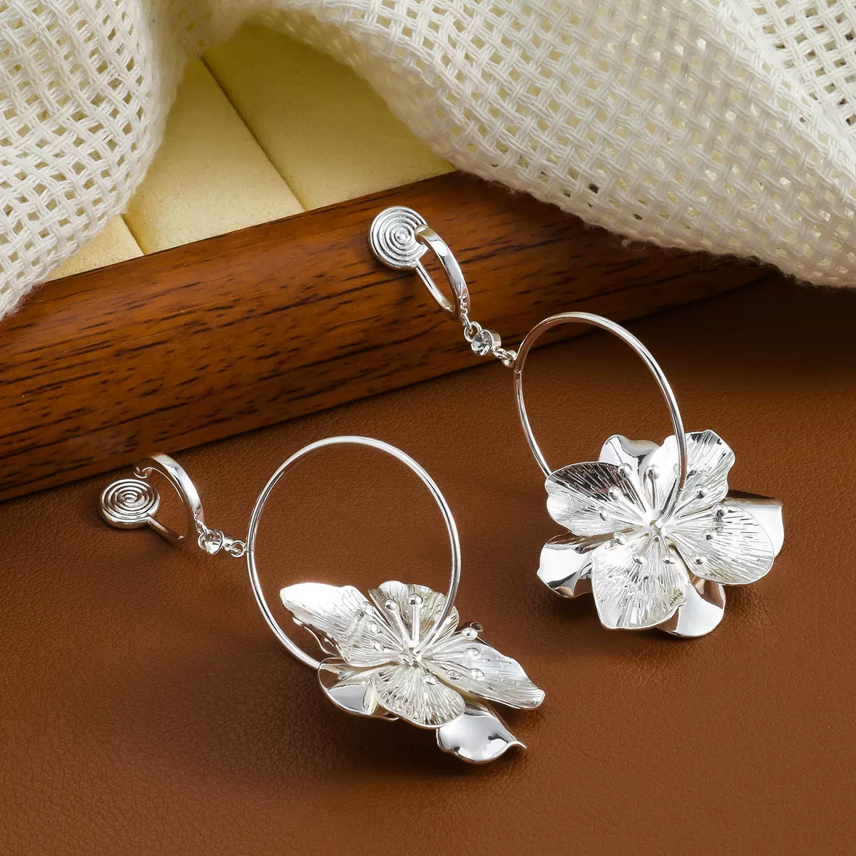 银色花朵耳环女无耳洞耳夹耳饰耳坠港风绝美独特夸张大耳饰高级感