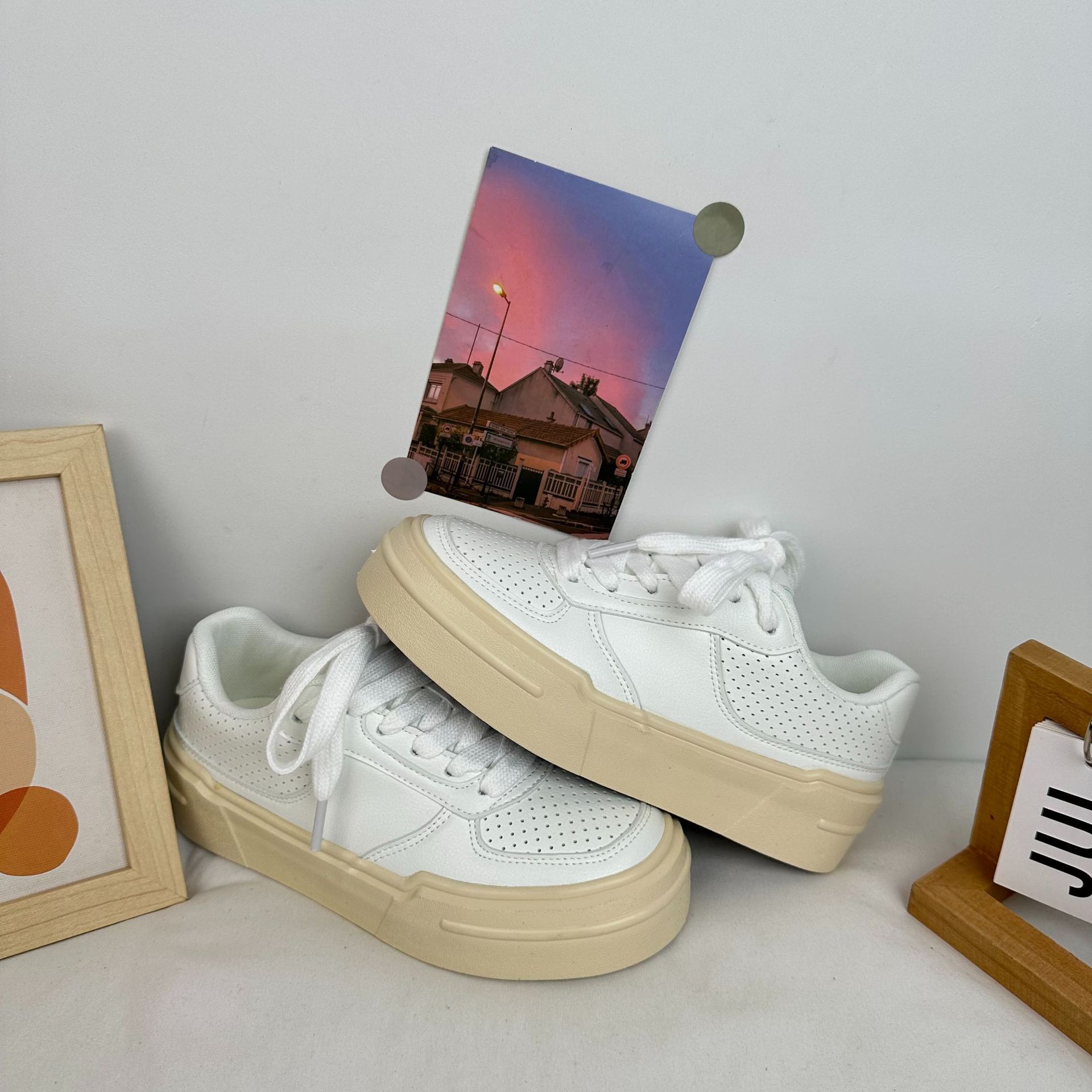 Yuanbo puerto frente a lazos zapatos de skate zapatos deportivos casuales coreanos versátiles zapatos de mujer 2024 nuevos zapatos blancos para mujeres