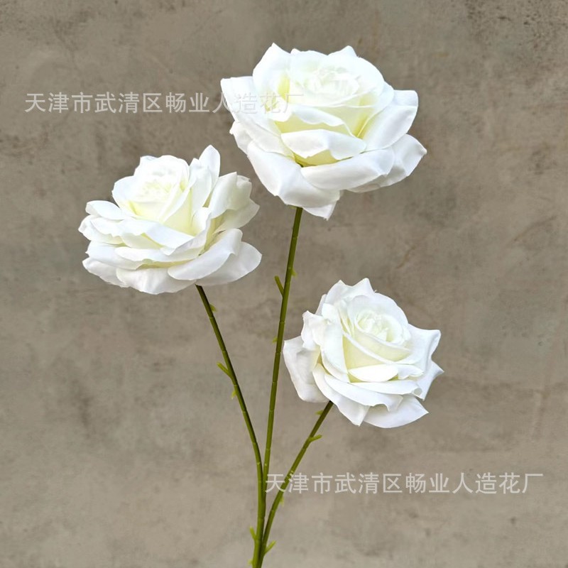 Flores artificiales blancas al por mayor para bodas, decoraciones de flores falsas, accesorios para techos de hoteles, flores artificiales blancas para celebraciones de bodas en salones de boda. image 9