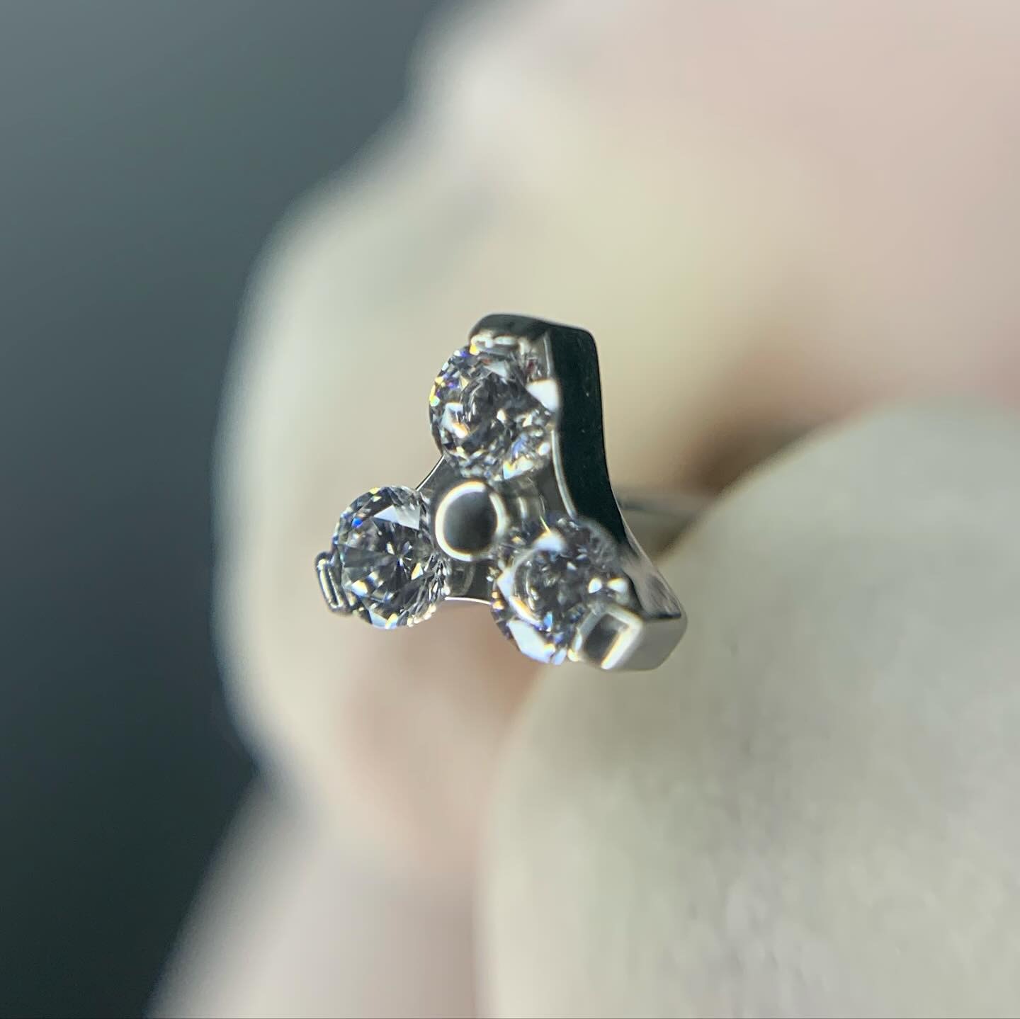 F136 Alloy Three Ball Internal Thread Earrings Nose Studs G23 Titanium Single Horse Eye Zircon Lip Stud Piercing Jewelry_voghion.com