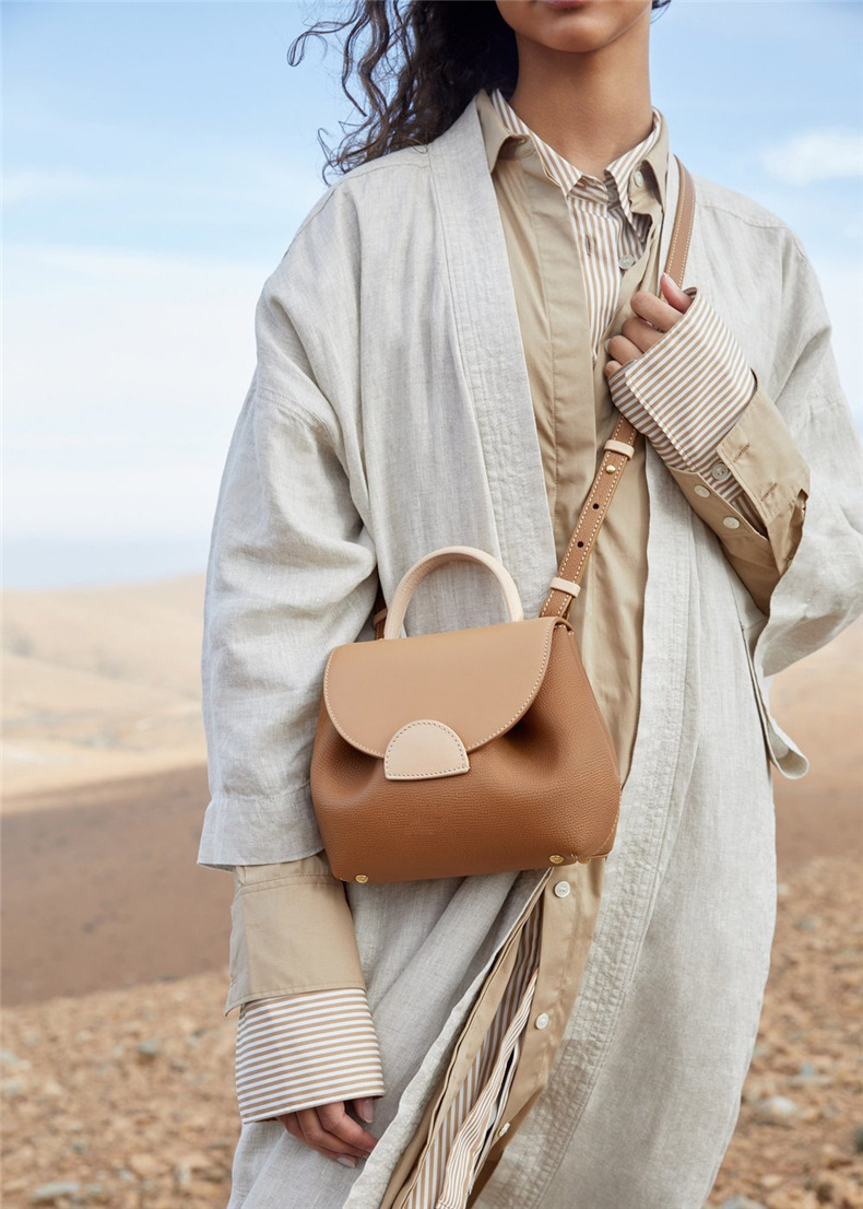 Square Shape Women's Small Genuine Leather Solid Color Elegant Streetwear Square Magnetic Buckle Shoulder Bag