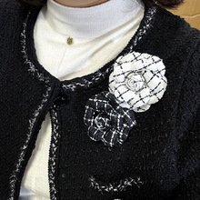 素琦精致7cm小香风花呢山茶花胸花别针女法式高级感服饰配件胸针