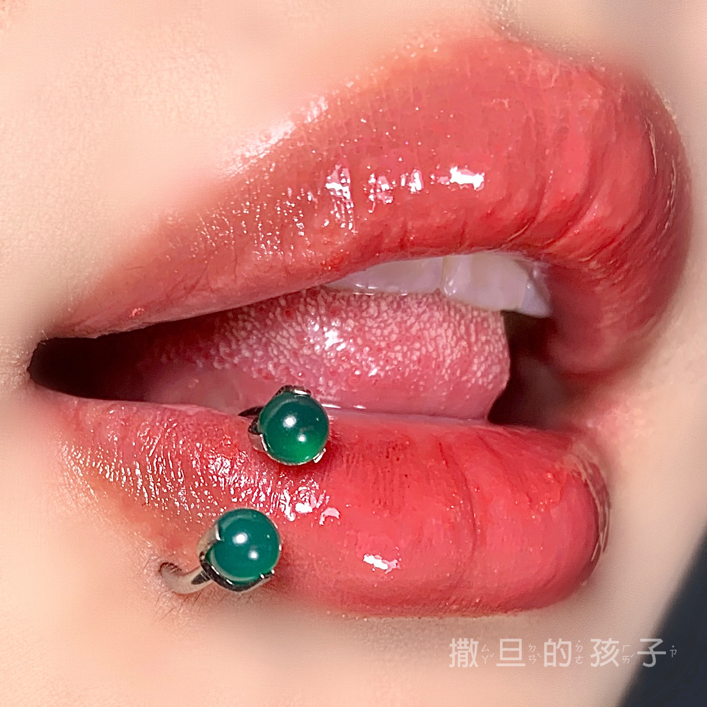 Pointed titanium steel lip stud product view