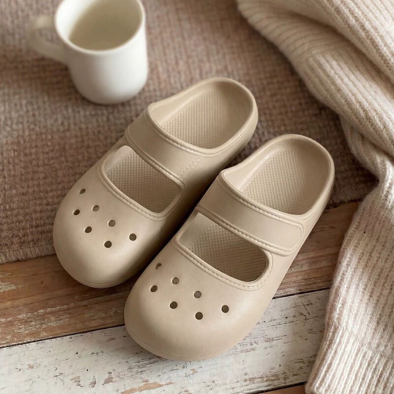 【Classic and Simple】Retro Fashion Mary Jane Clogs Versatile Comfortable Breathable Eva Non-Irritating Closed-Toe Slippers 【Classic and Simple】Retro Fashion Mary Jane Clogs Versatile Comfortable Breathable Eva Non-Irritating Closed-Toe Slippers