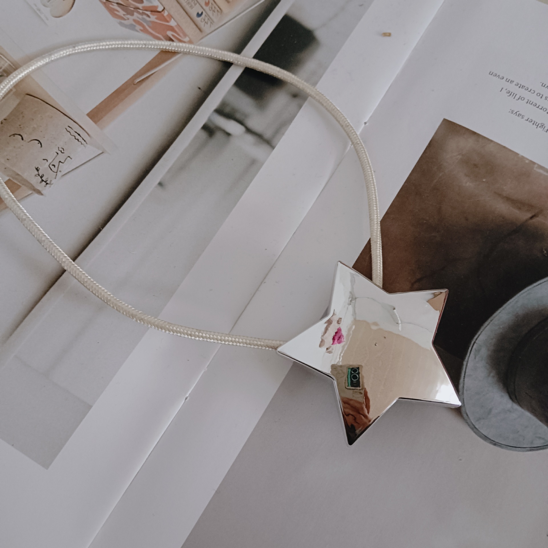 Par de braçadeiras magnéticas para cortinas com estrela_voghion.com