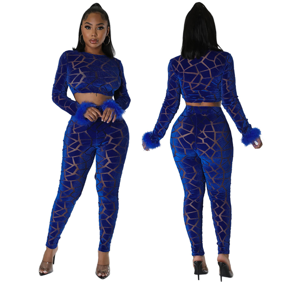Abbigliamento da donna, top corto a maniche lunghe con pantaloni a matita aderenti, set alla moda in due pezzi_voghion.com