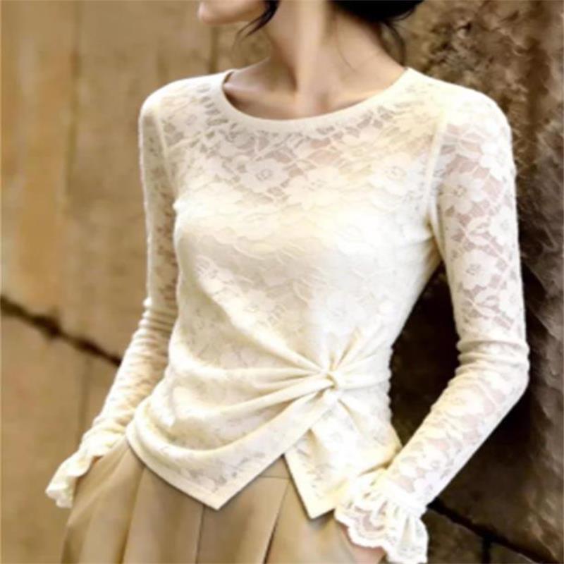 Very chic and ethereal French-style top, a beautiful new summer piece for important occasions, elegant women's clothing Very chic and ethereal French-style top, a beautiful new summer piece for important occasions, elegant women's clothing