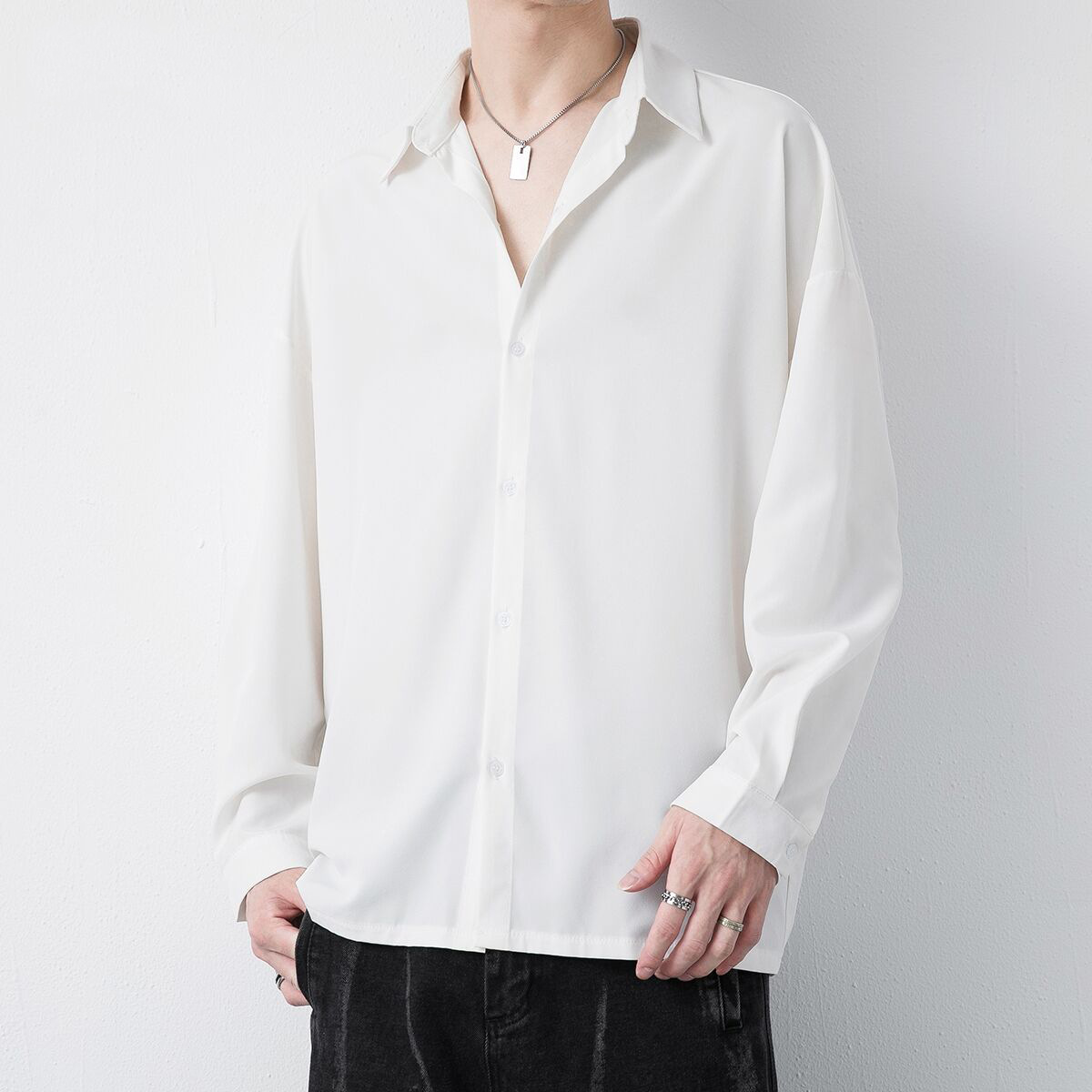 Camisa de los hombres de manga larga sin planchar estilo coreano de moda primavera y otoño casual abrigo DK uniforme suelto prohibido camisa en blanco y negro